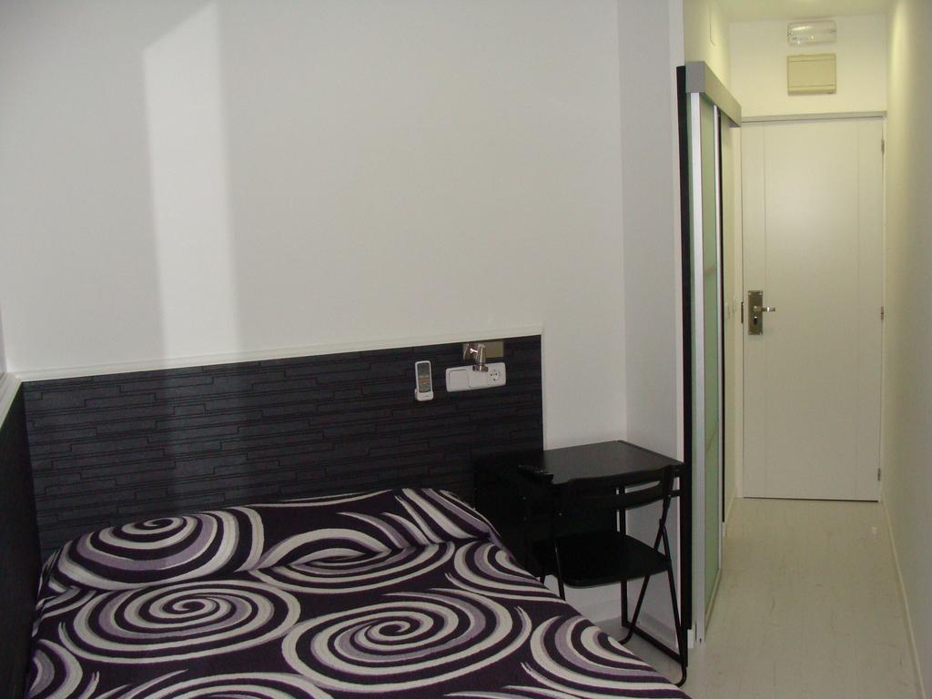 Hostal Jq Madrid 1 Exterior foto