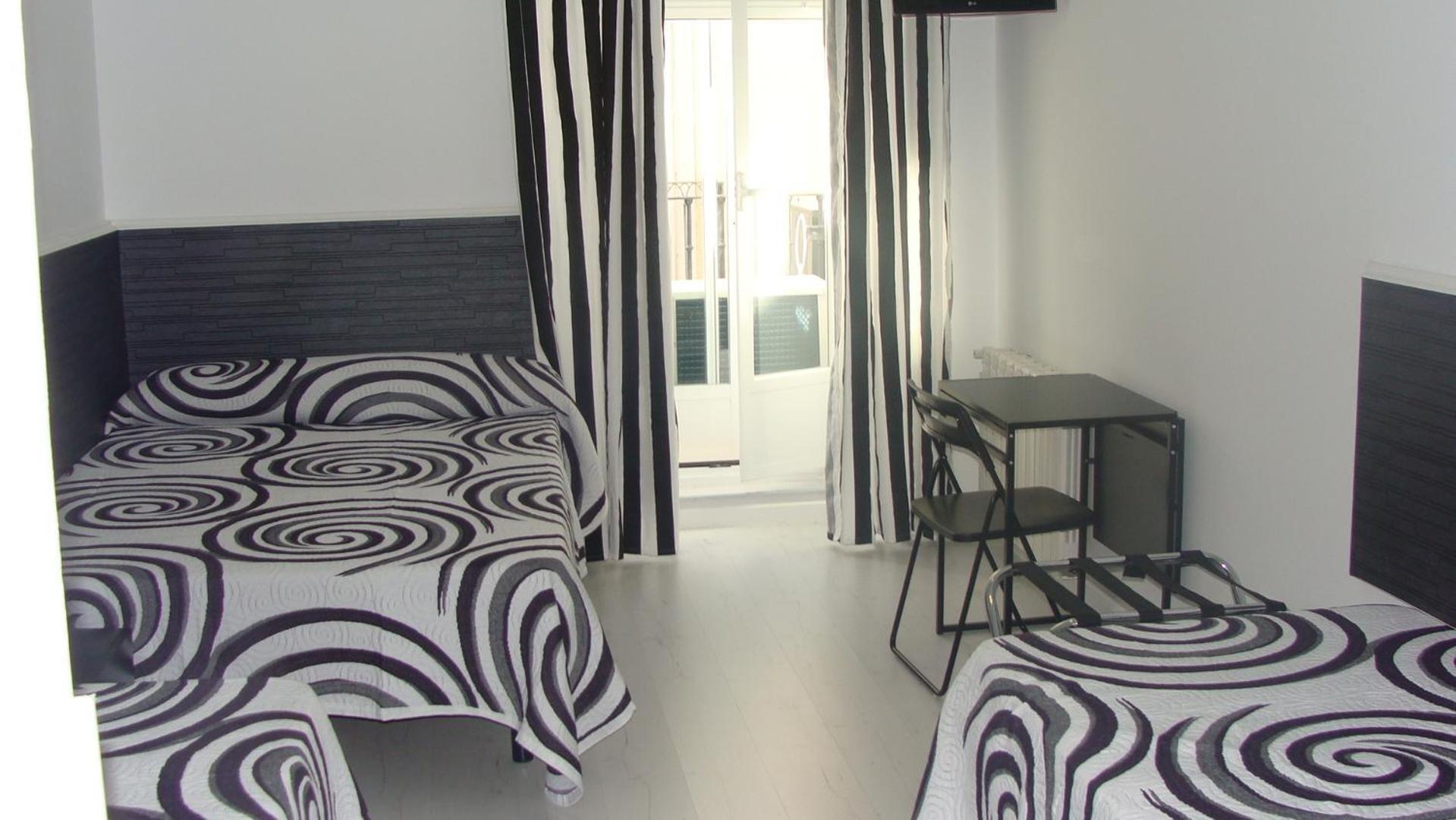 Hostal Jq Madrid 1 Exterior foto